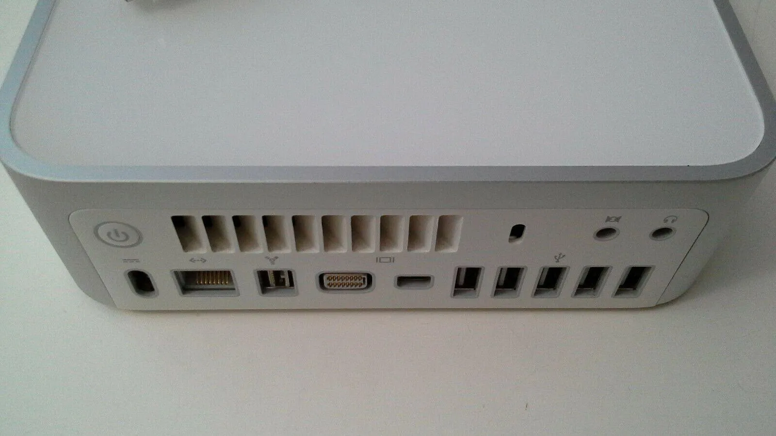 Apple Mac mini A1283, C2D 2.26 GHz, 4GB mem,500GB HDD OSX 10.11.6. El Capitan Refurbished