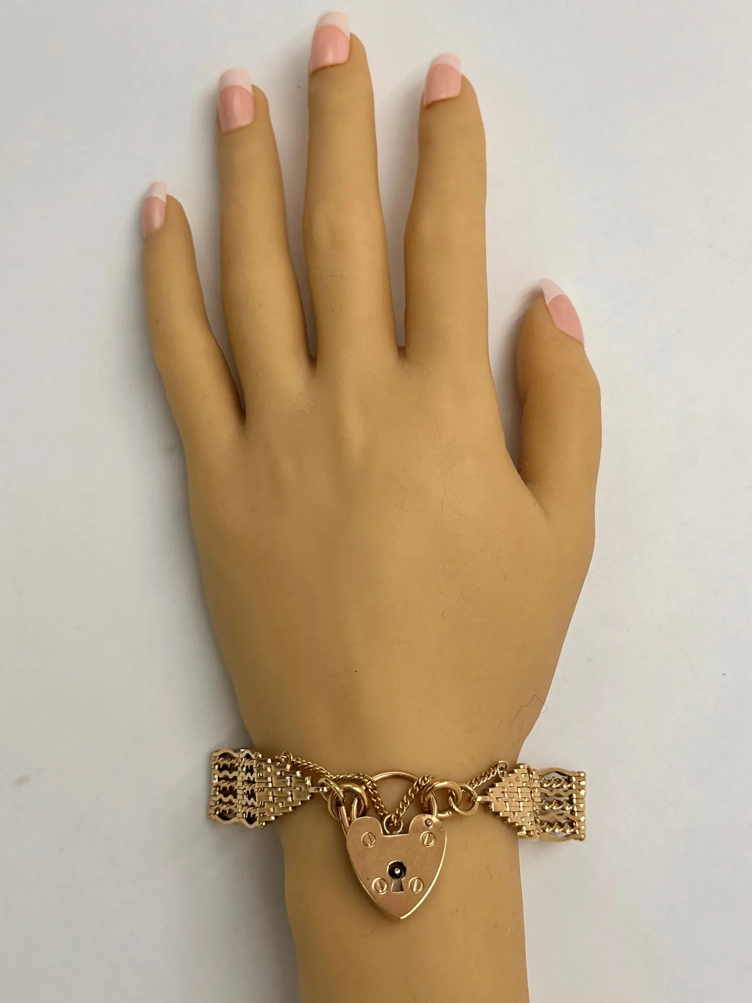 Exquisite 9ct Yellow Gold Bar Gate Bracelet with Heart Padlock for Valentine's