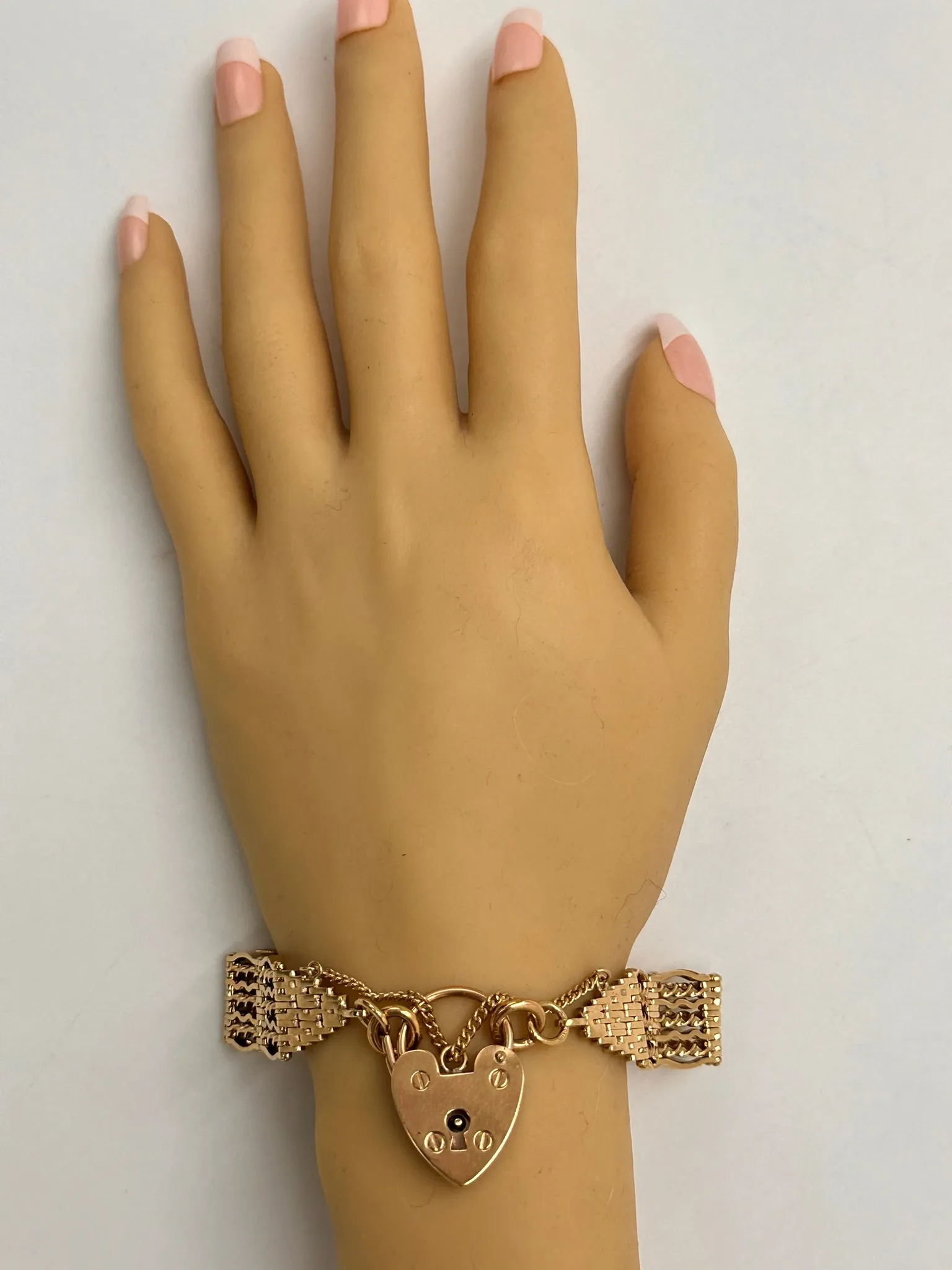 Exquisite 9ct Yellow Gold Bar Gate Bracelet with Heart Padlock for Valentine's