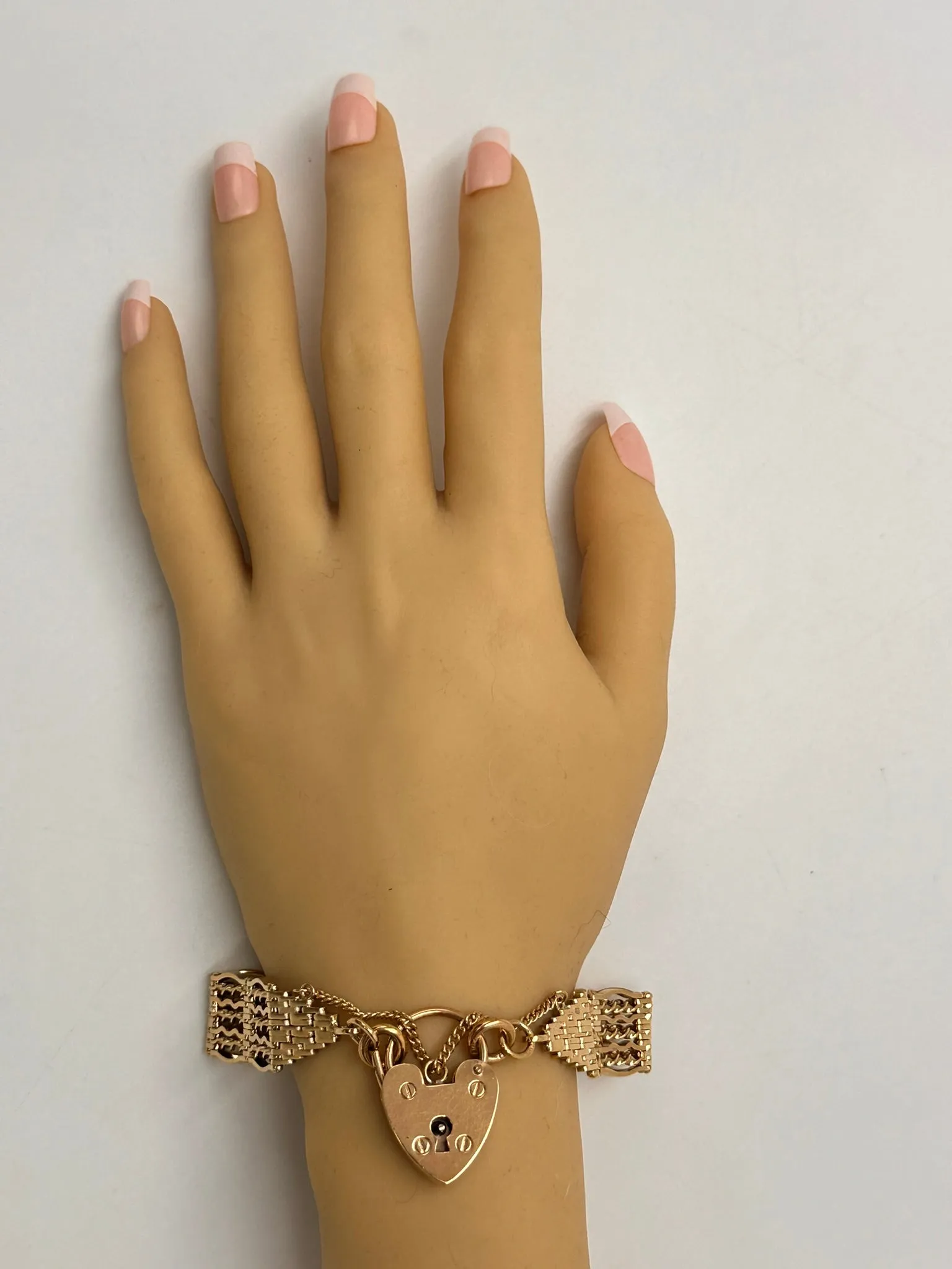 Exquisite 9ct Yellow Gold Bar Gate Bracelet with Heart Padlock for Valentine's