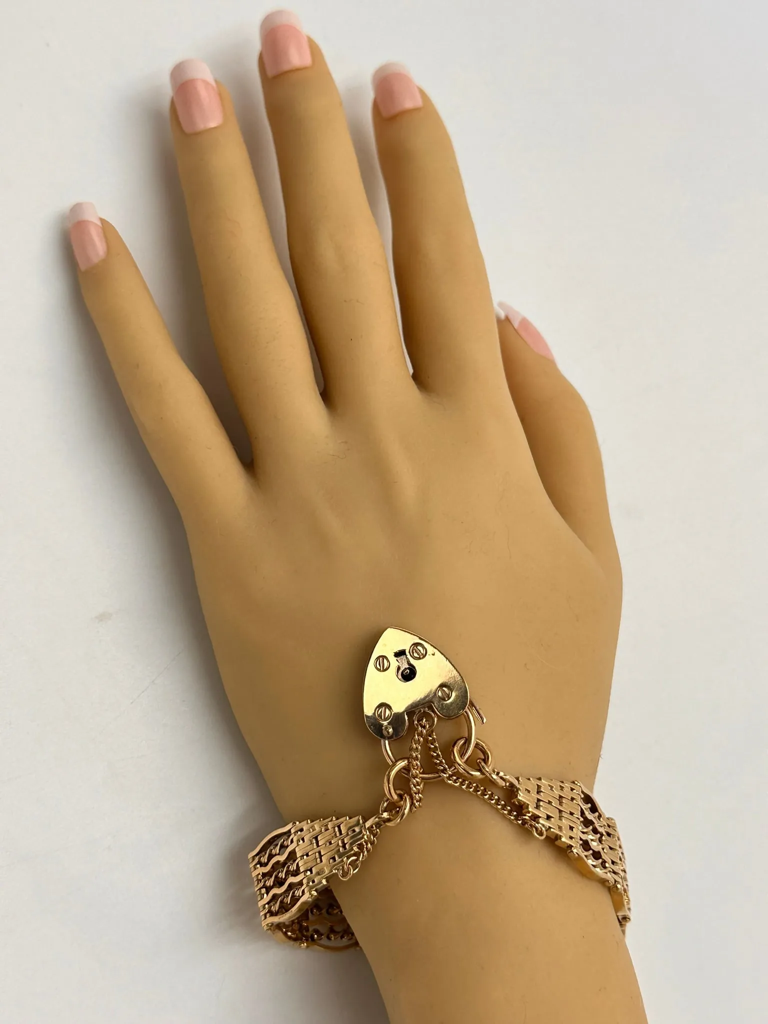 Exquisite 9ct Yellow Gold Bar Gate Bracelet with Heart Padlock for Valentine's