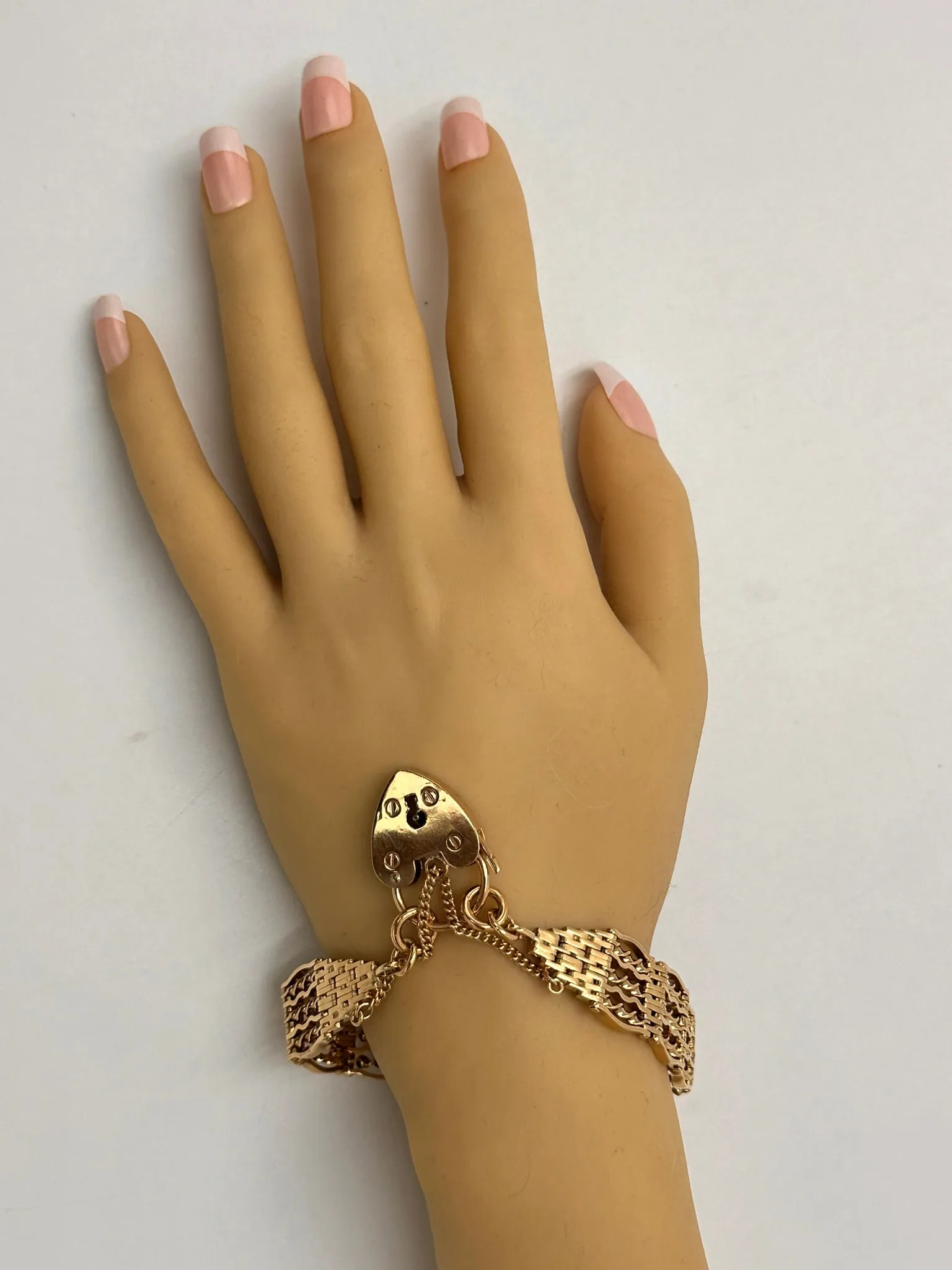 Exquisite 9ct Yellow Gold Bar Gate Bracelet with Heart Padlock for Valentine's