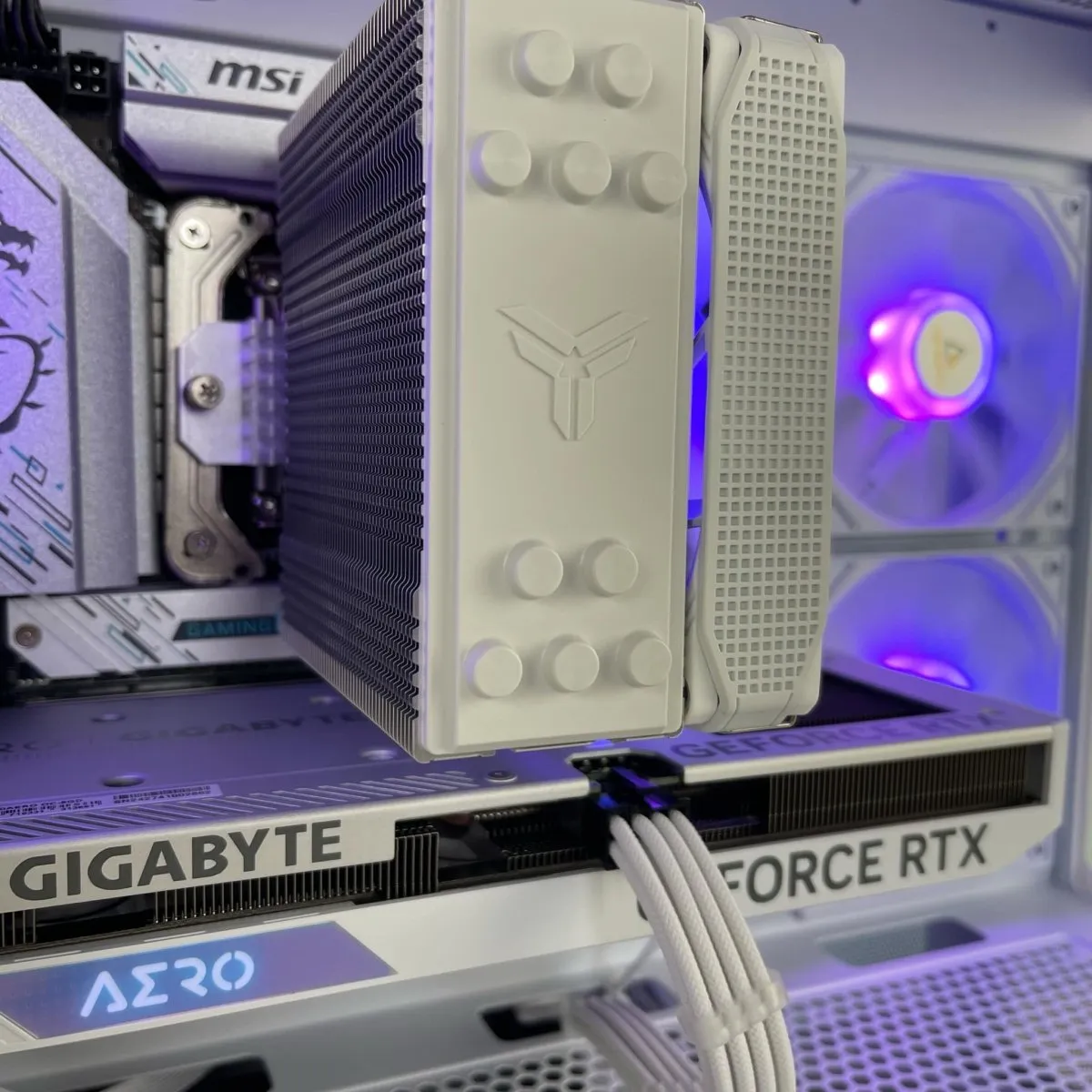 IGaming Core i5/i7 14600KF | RTX 4060-4070 Super | CX500 White
