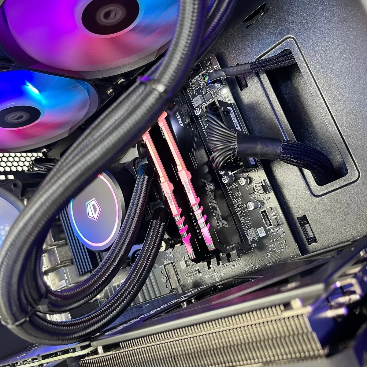 IGaming Intel Core i5 14600KF | RTX 4060Ti-4070 Super | 32GB DDR5 AX81 Elite