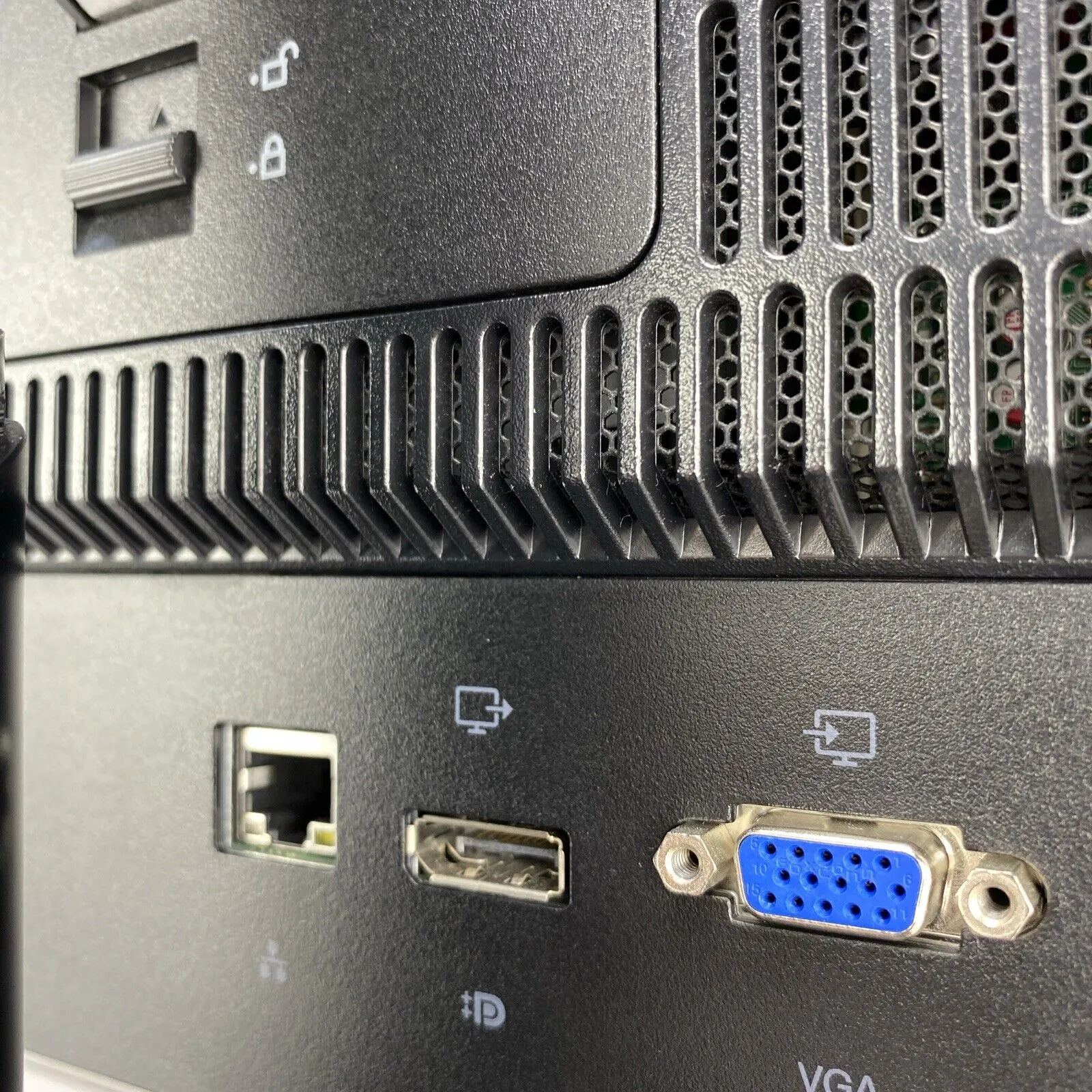 Lenovo ThinkCentre M93z 23" AIO Intel Core i5-4590S 3.0GHz 8GB RAM No HDD OS