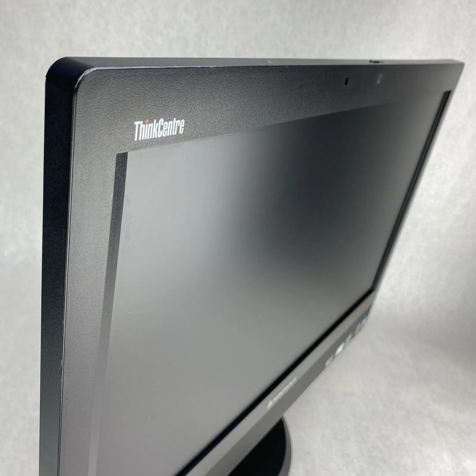 Lenovo ThinkCentre M93z 23" AIO Intel Core i5-4590S 3.0GHz 8GB RAM No HDD OS