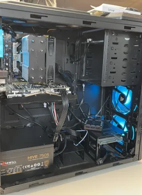 PC GAMING AMD Radeon RX 580 8GB i7-4790 3,60Ghz 16GB Ram SSD Neuf 1TB