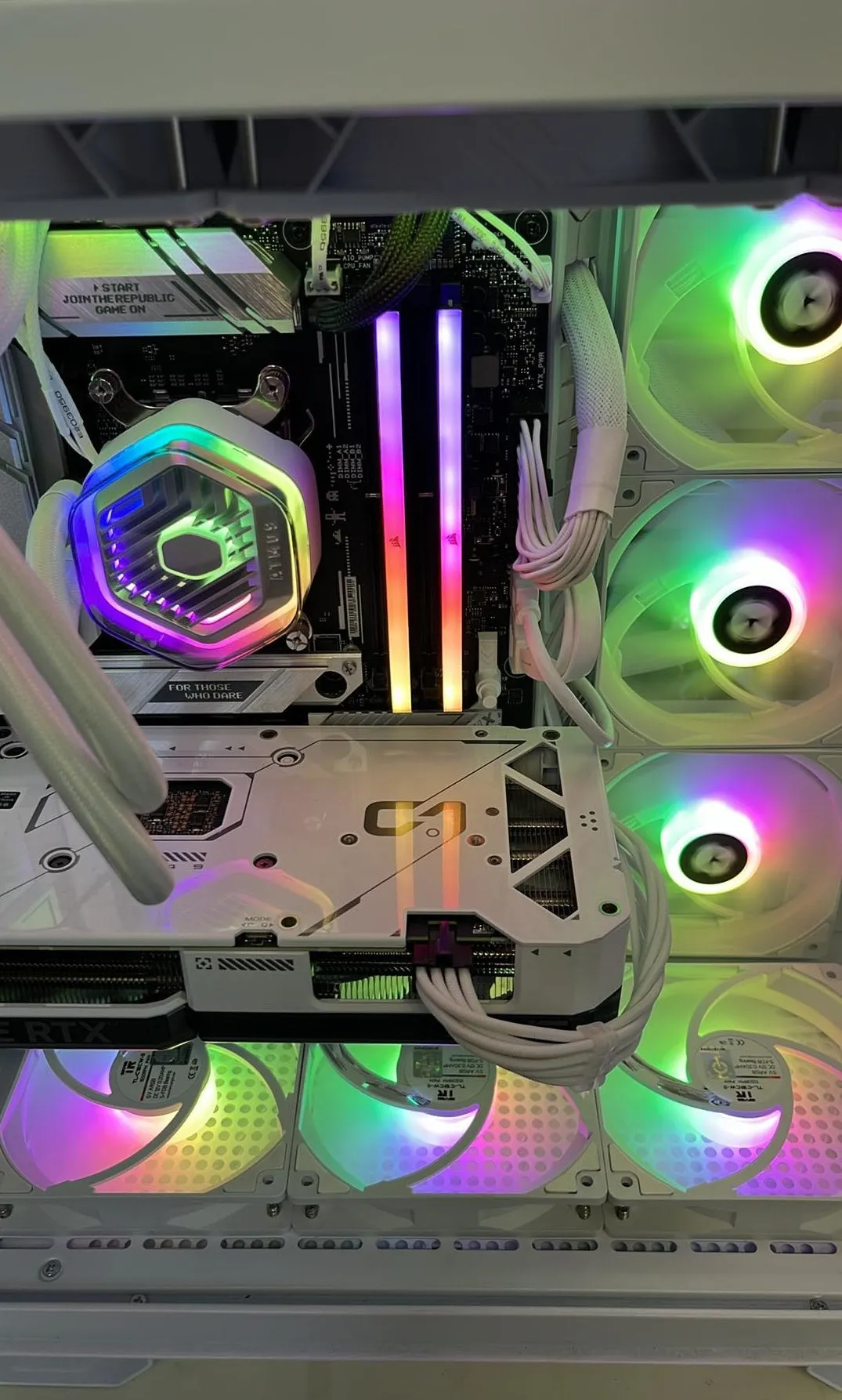PC GAMING NEUF ASUS RTX 4070 12GB OC Ryzen 9 7900 32GB DDR5 6000Mhz SSD 4TB WiFi