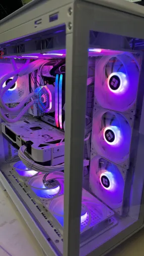 PC GAMING NEUF ASUS RTX 4070 12GB OC Ryzen 9 7900 32GB DDR5 6000Mhz SSD 4TB WiFi