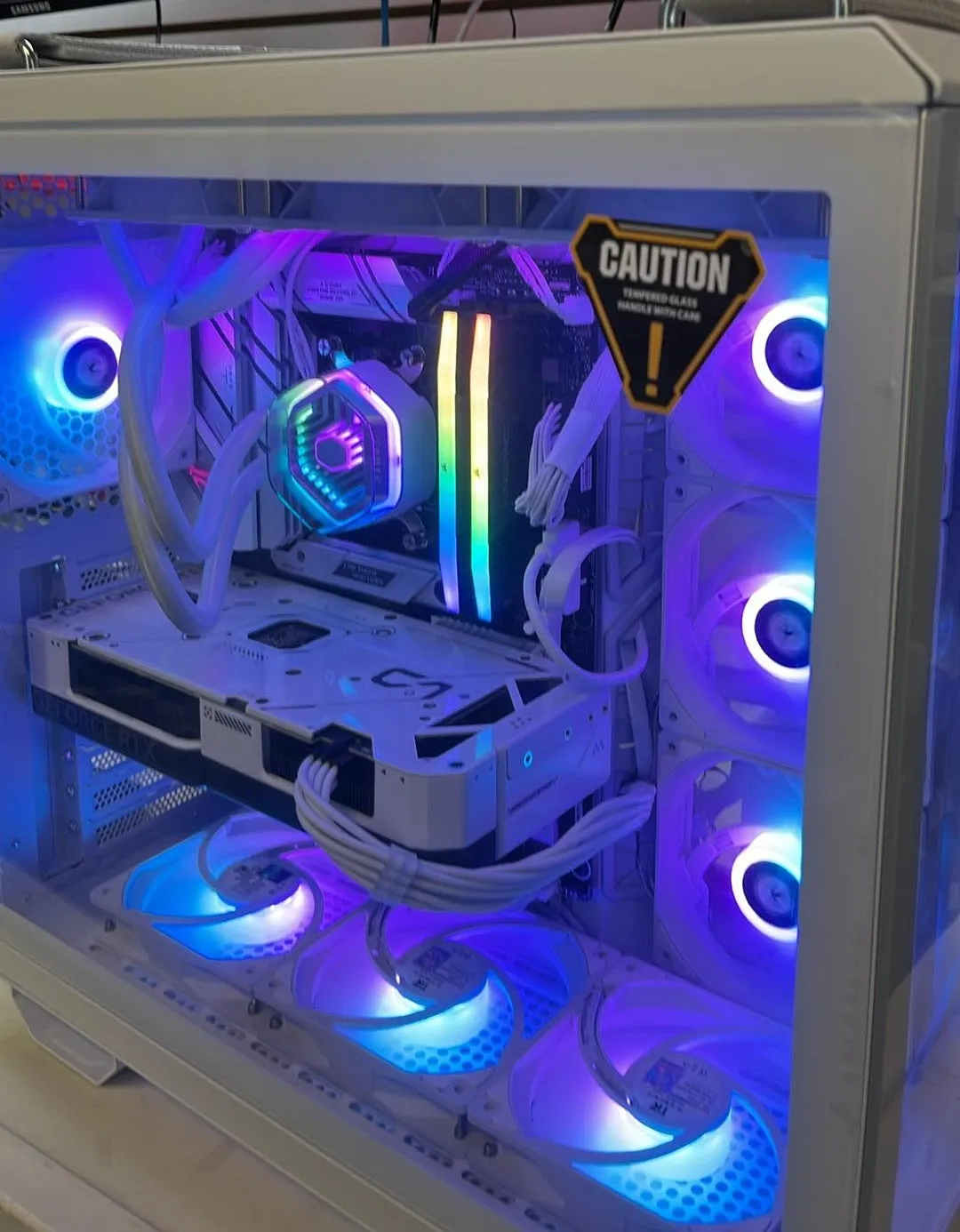 PC GAMING NEUF ASUS RTX 4070 12GB OC Ryzen 9 7900 32GB DDR5 6000Mhz SSD 4TB WiFi