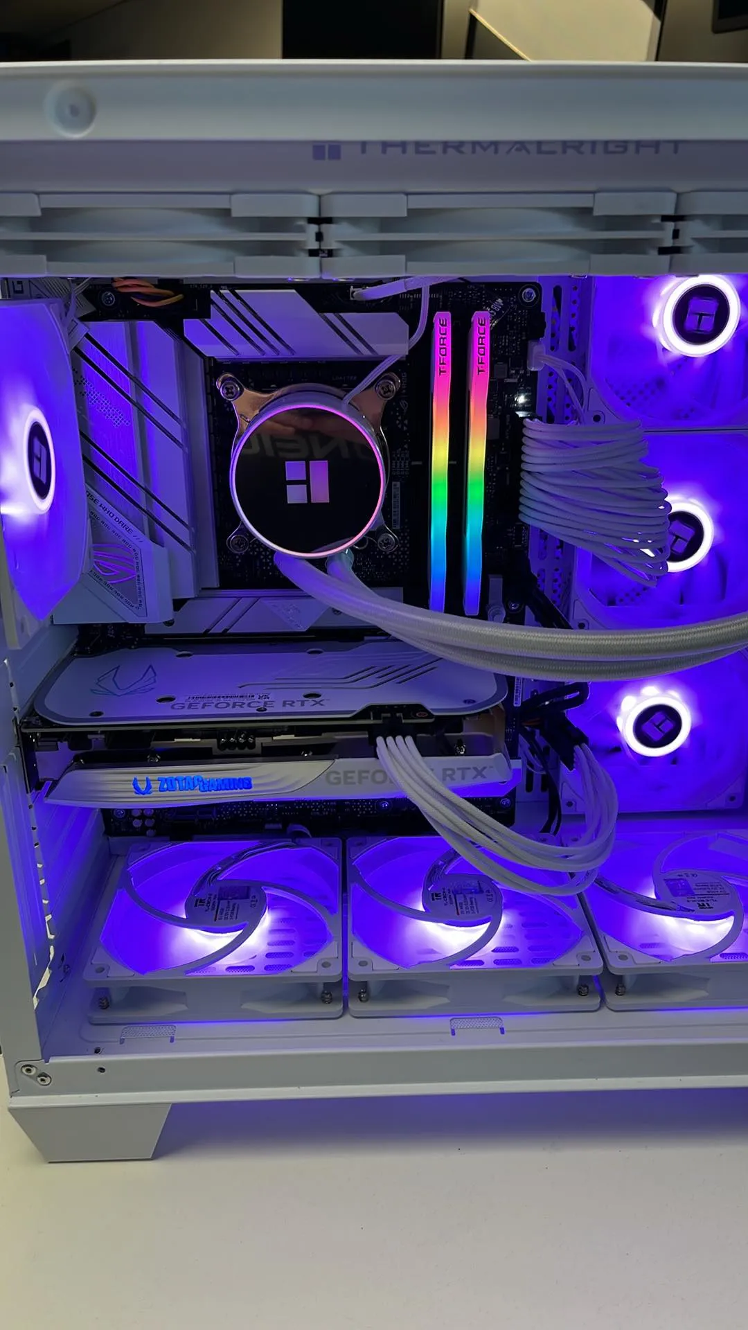 PC GAMING NEUF GeForce RTX4070 12GB i7-12700KF 32GB DDR5 RGB SSD 2TB