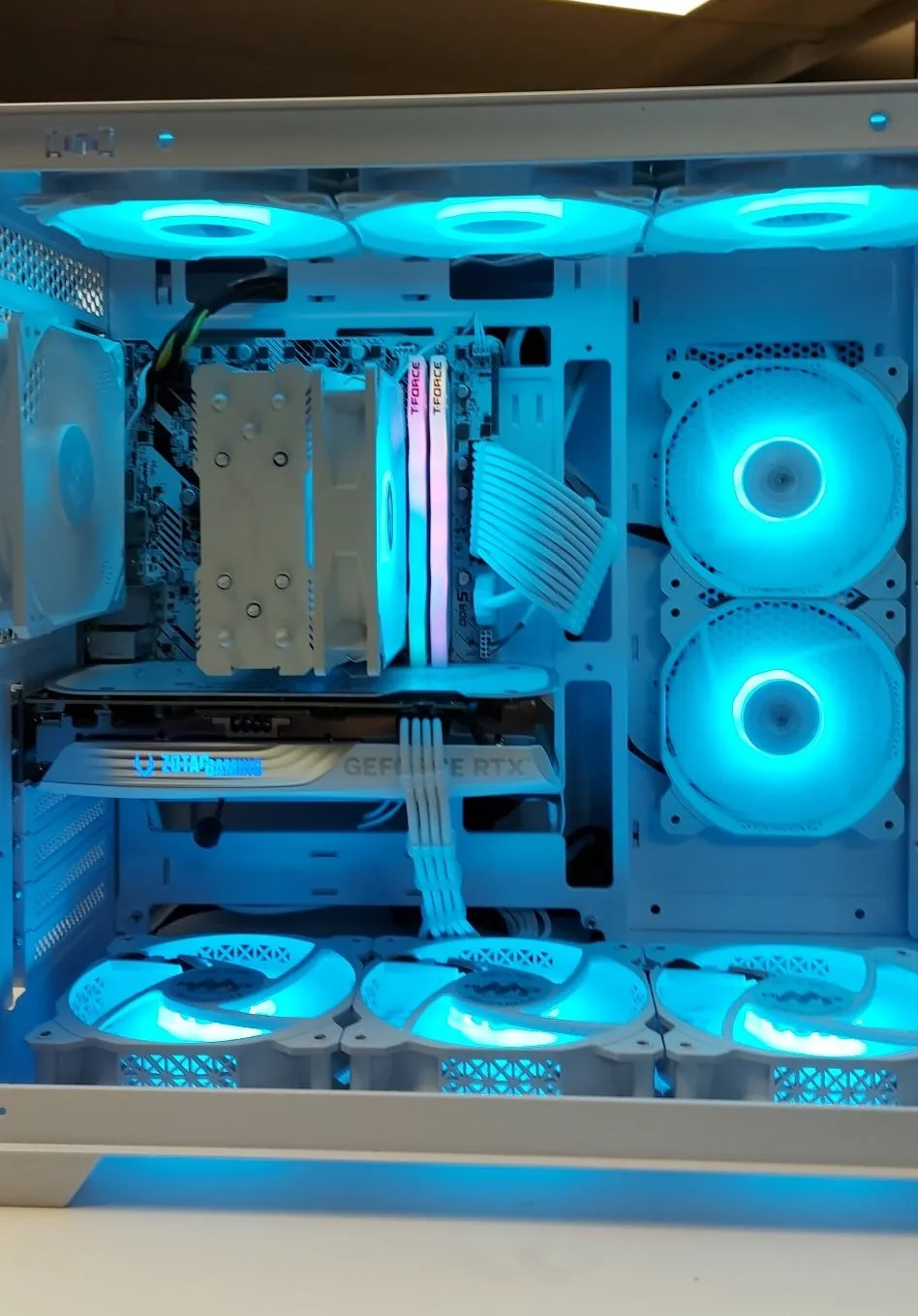 PC GAMING NEUF i7-12700KF 3,60GHz 32GB DDR5 1TB NVMe Zotac GeForce RTX4070 8GB