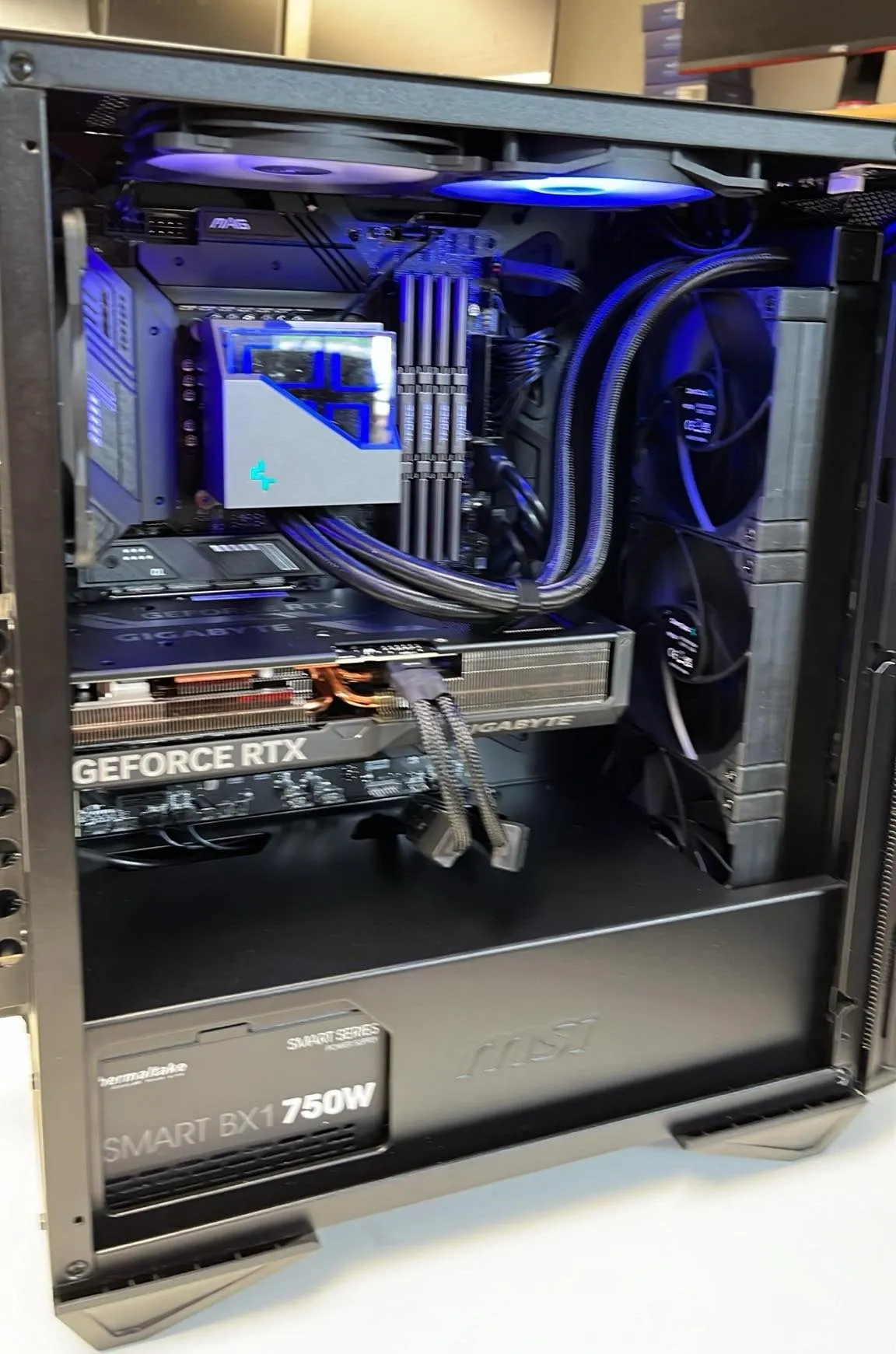 PC GAMING NEUF i9-12900k RTX4070-TI 12GB 64GB DDR4 SSD 4 TB