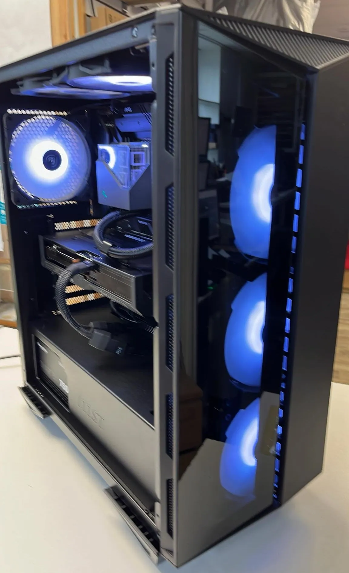 PC GAMING NEUF i9-12900k RTX4070-TI 12GB 64GB DDR4 SSD 4 TB