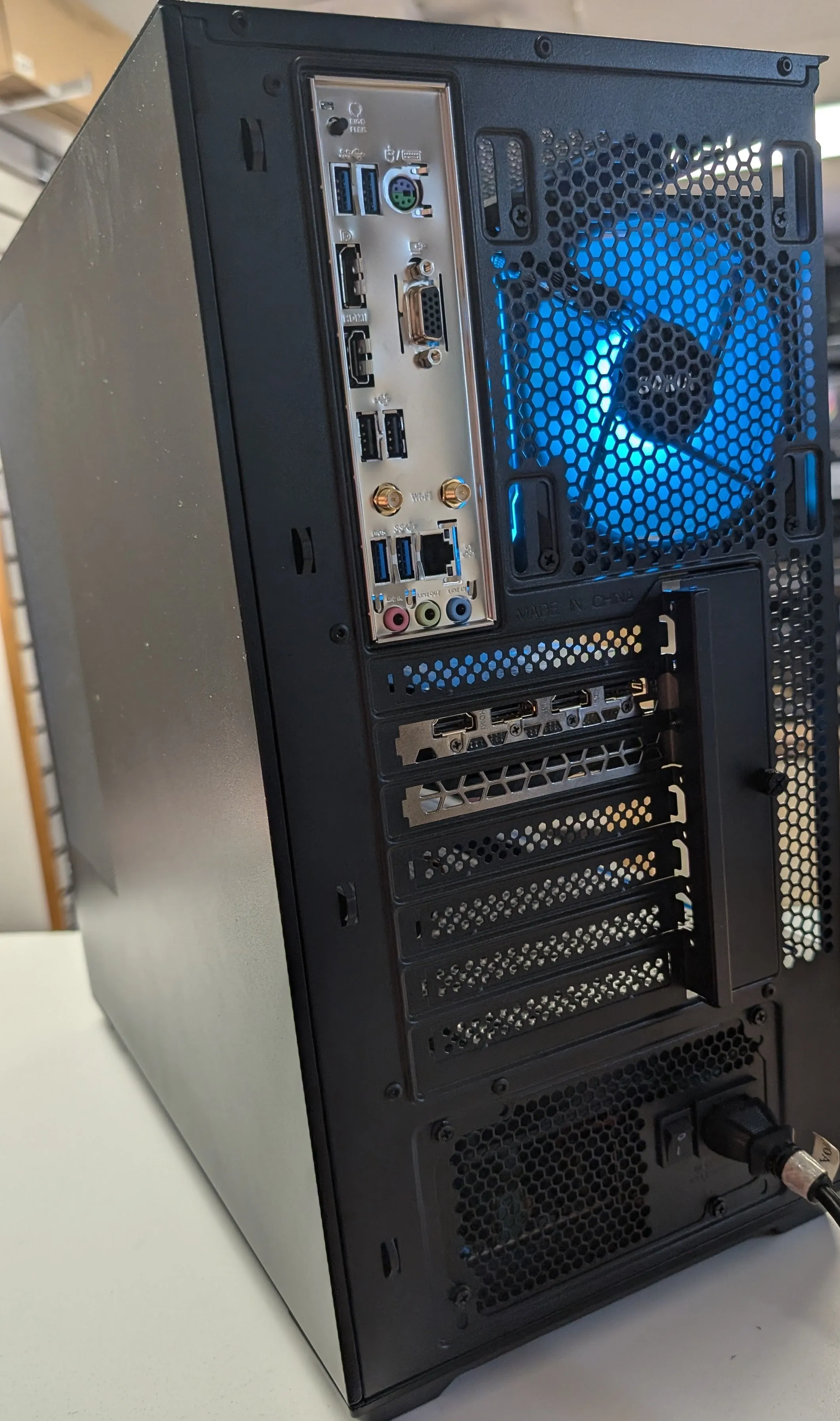 PC GAMING NEUF Ryzen 5 3500X 32GB DDR4 SSD 1TB GeForce RTX 3050 8GB